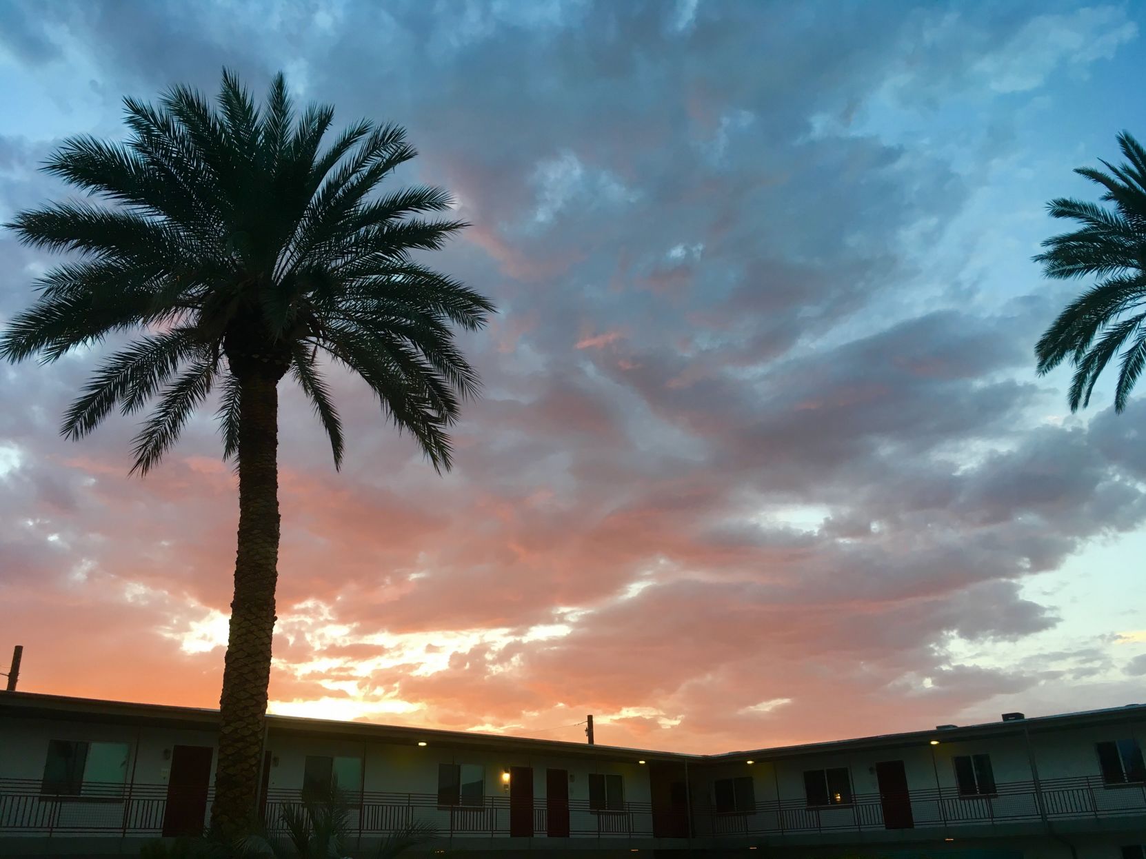 ÃÛèÖÖ±²¥ Sky After Monsoon